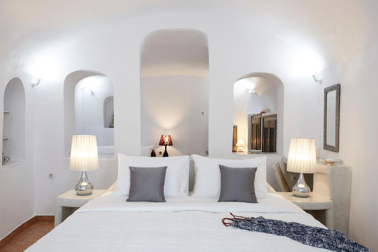 Elegant Santorini House Horizon Caldera View-outdoor Hot Tub Oia Villa Tholos (Santorini)