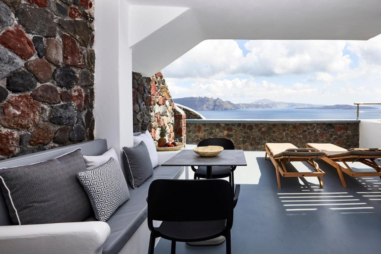 Caldera Horizon Grand Cave Oia, Santorini Private Terrace Outdoor Hot Tub Breathtaking Caldera Views *