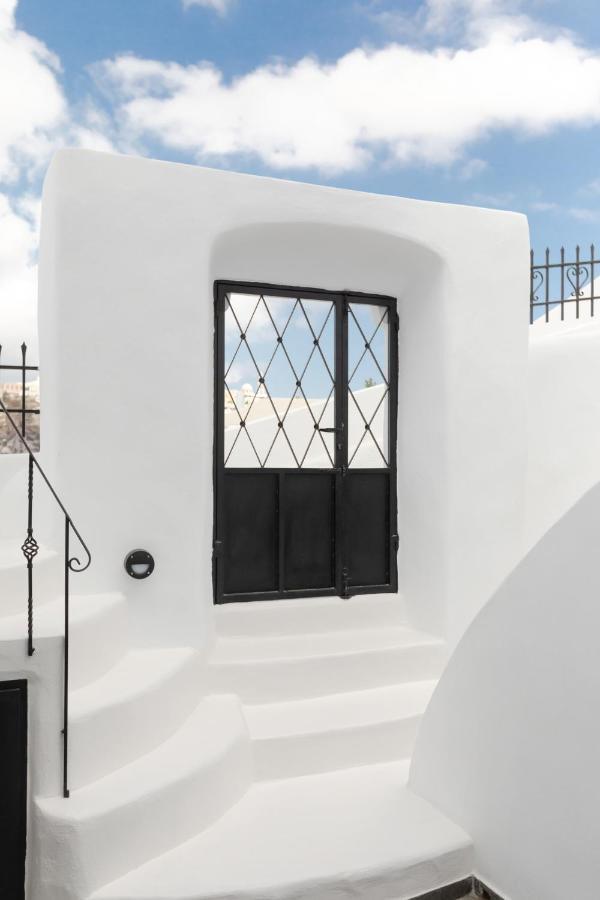 Doukas Caldera Villa *