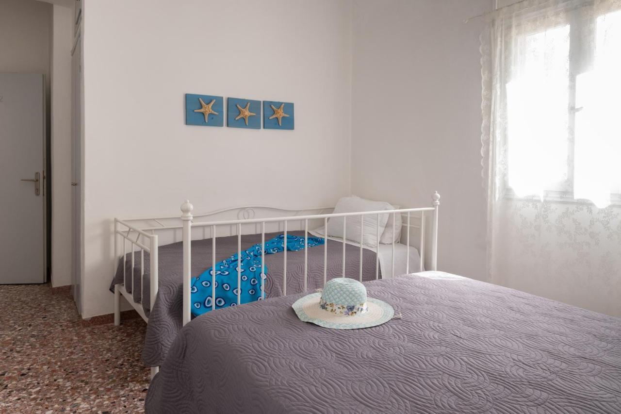 Sagma Beach Rooms Perissa (Santorini)