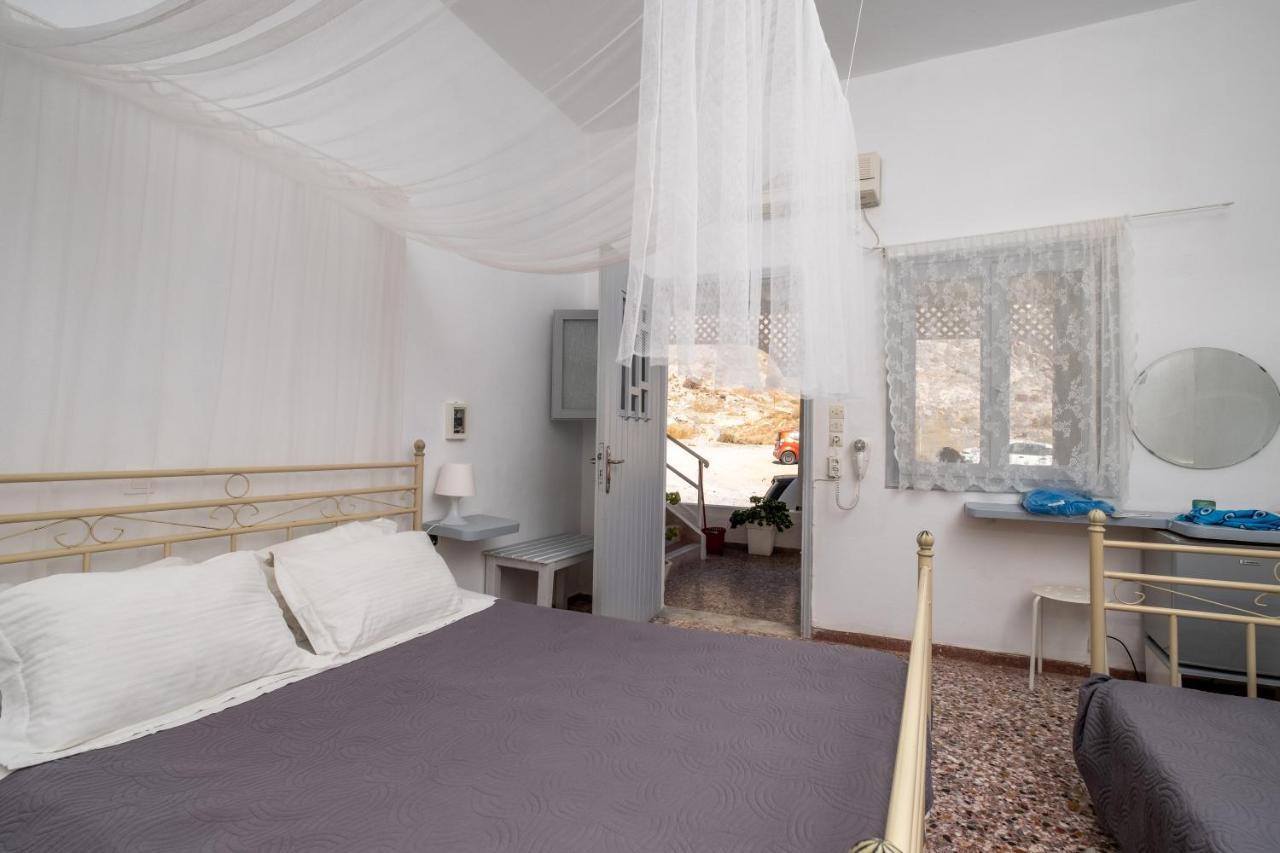 Sagma Beach Rooms Perissa (Santorini)