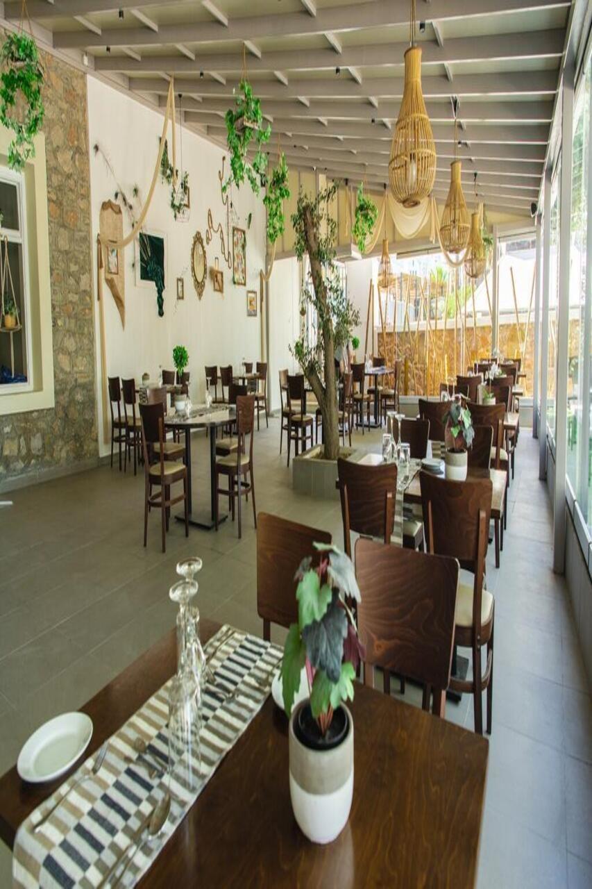 Santorini 3*