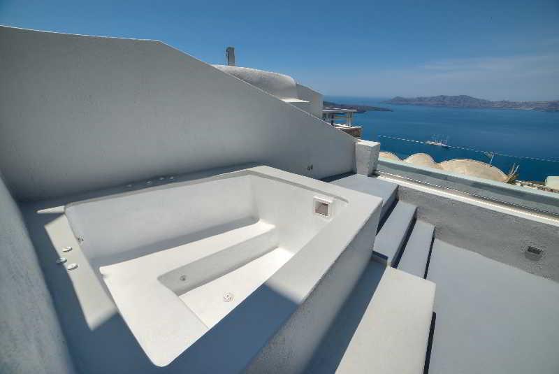 Caldera Cliff Hotel