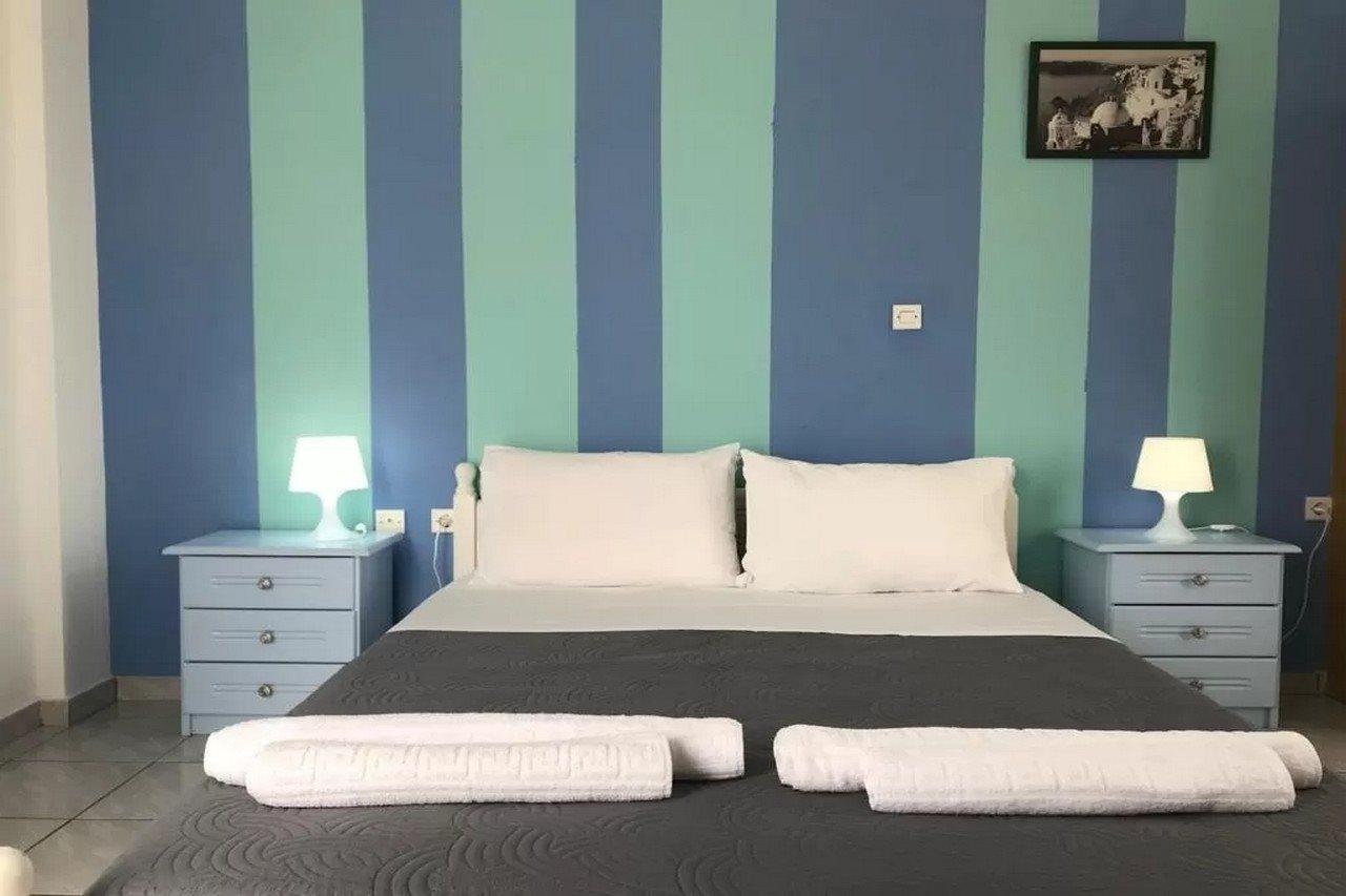 Valvis Aparthotel Perissa (Santorini)