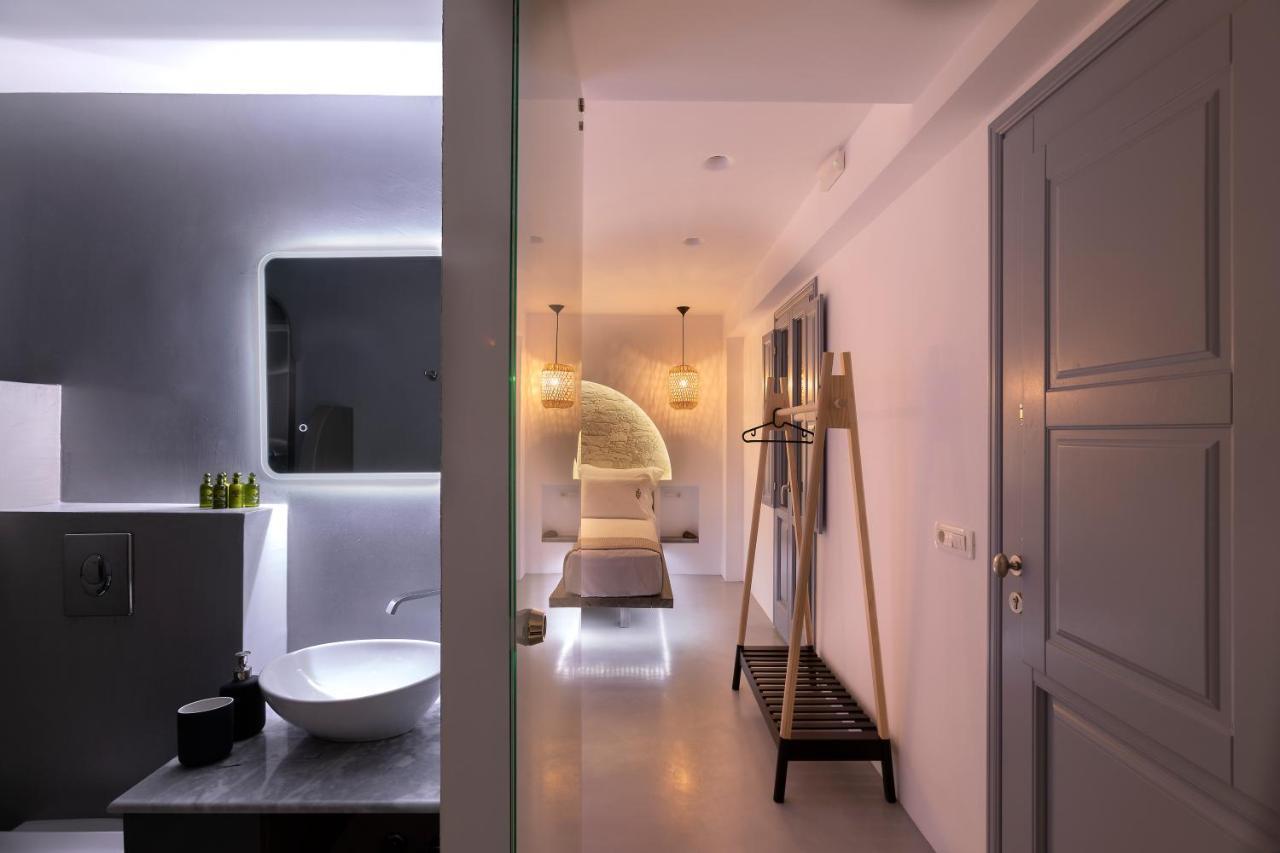 Blackstone Luxury Aparthotel Emporio (Santorini)