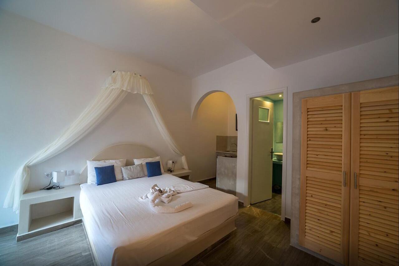 Argiris Kamari (Santorini)