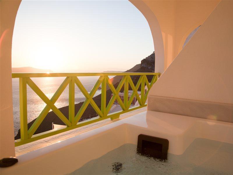 On The Cliff 4*