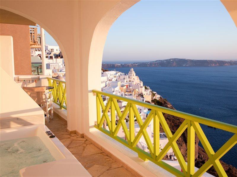 On The Cliff Hotel Fira (Santorini)