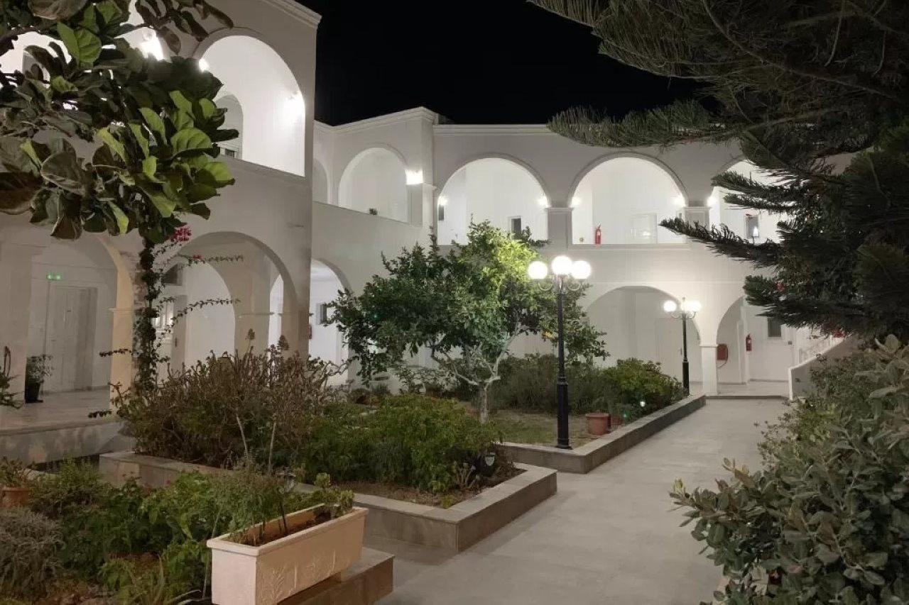 Hotel Lodos Karterados (Santorini)