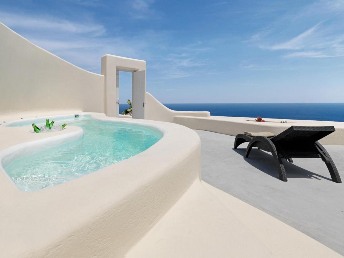 Dome Santorini 4*