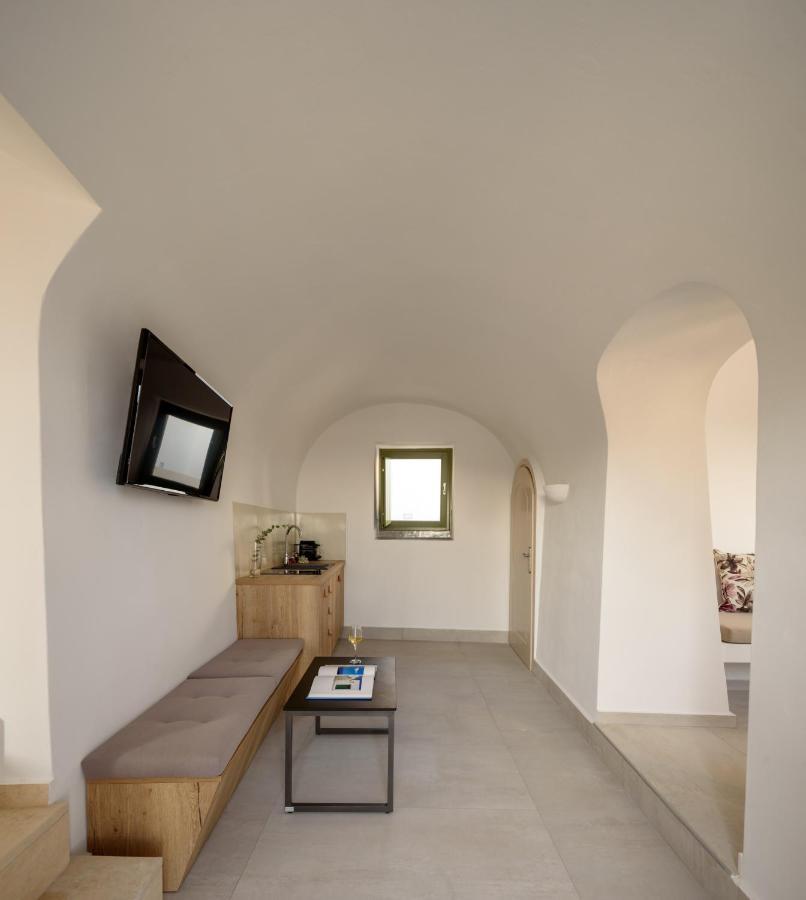 Di Capo - Santorini Old Winery Luxury Holiday home