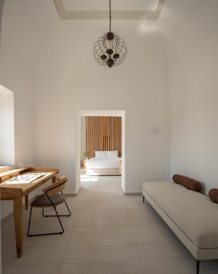 Di Capo - Santorini Old Winery Luxury Holiday home *