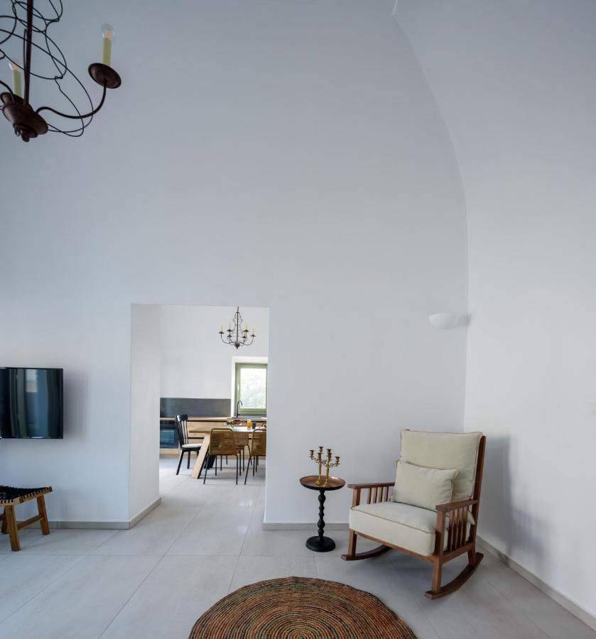 Di Capo - Santorini Old Winery Luxury Holiday home *