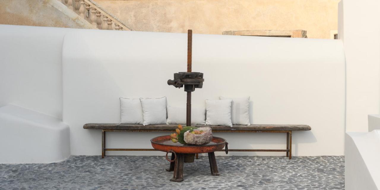 Di Capo - Santorini Old Winery Luxury Holiday home