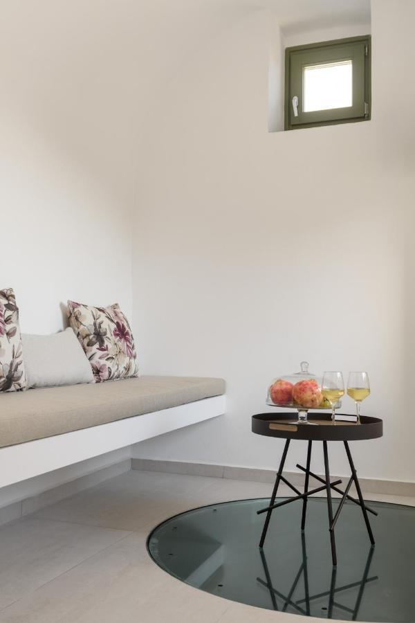 Di Capo - Santorini Old Winery Luxury Holiday home