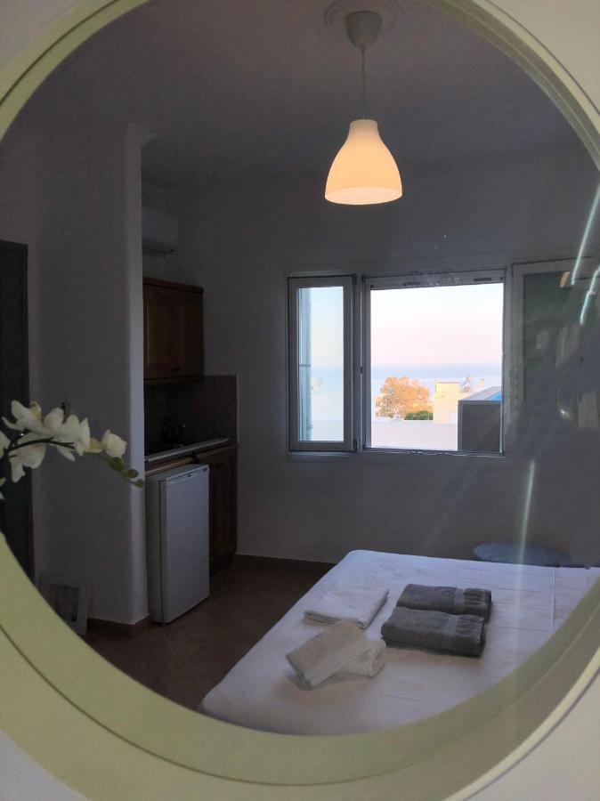 Amaryllis Santorini Apartment *