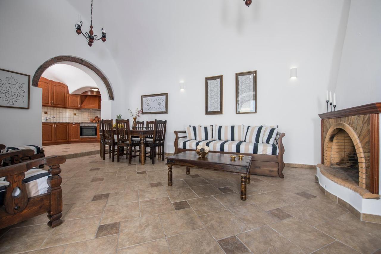 Villa Santorini 180 Degrees