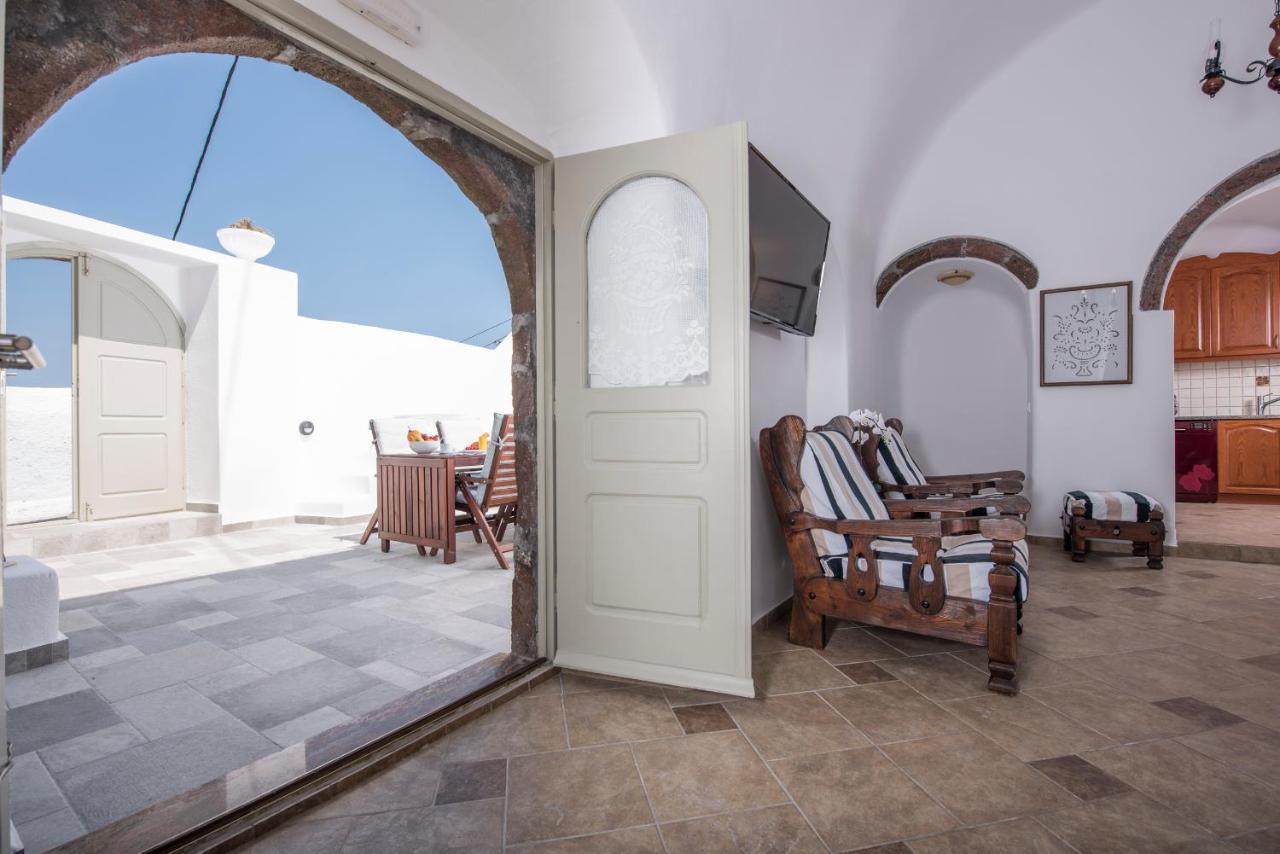 Santorini 180 Degrees