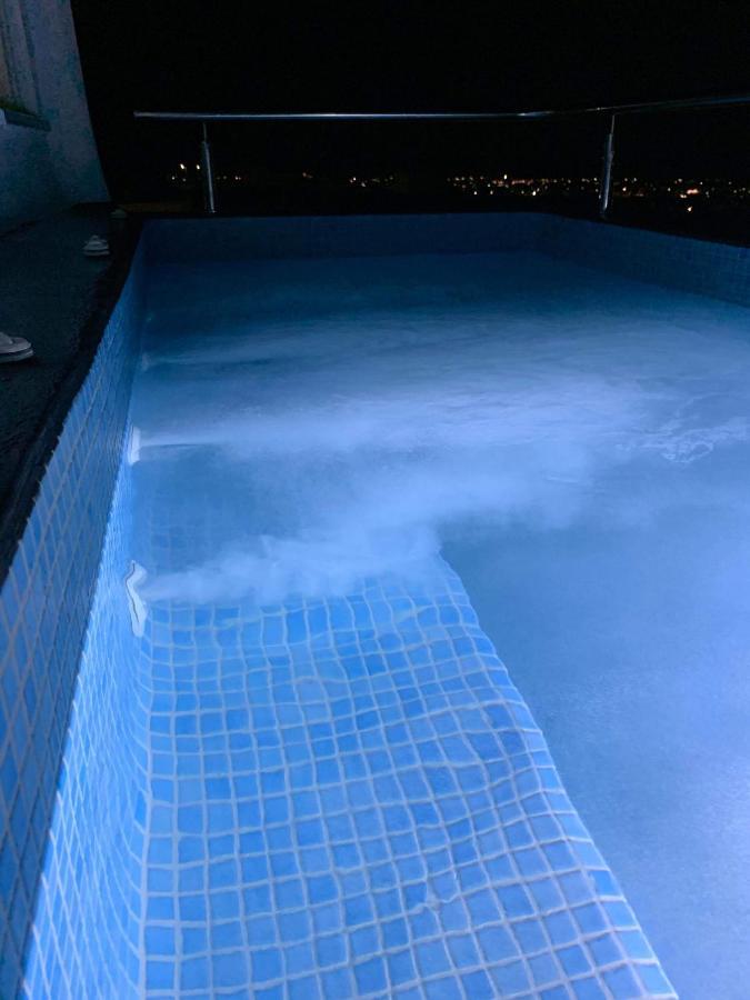 Lux House With Outdoor Jacuzzi And Sea View In Santorini Emporio (Santorini)
