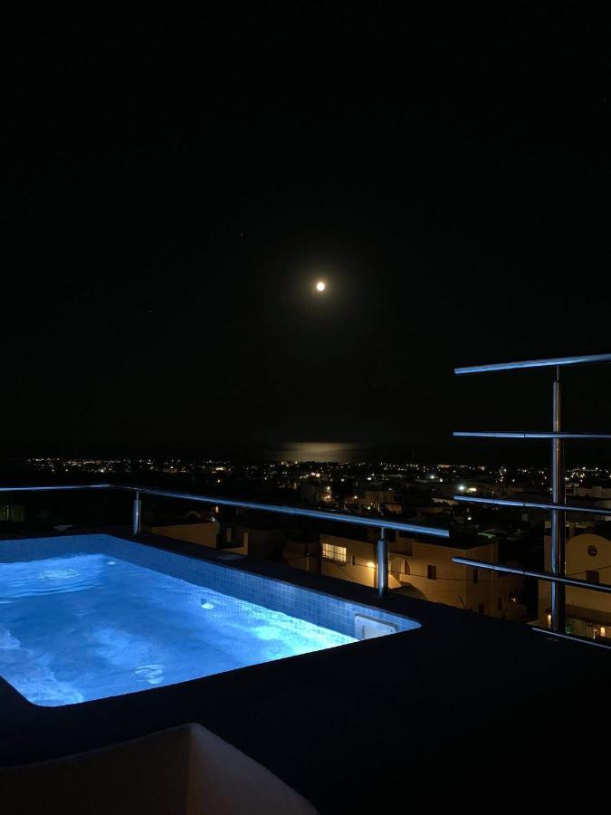 Apartment Lux House With Outdoor Jacuzzi And Sea View In Santorini
