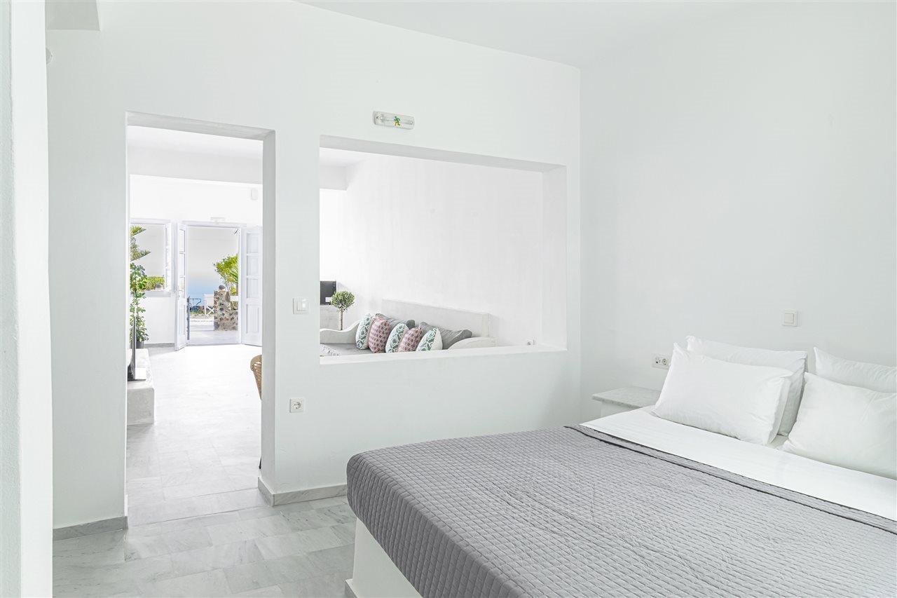 Phaos Santorini Hotel 3*