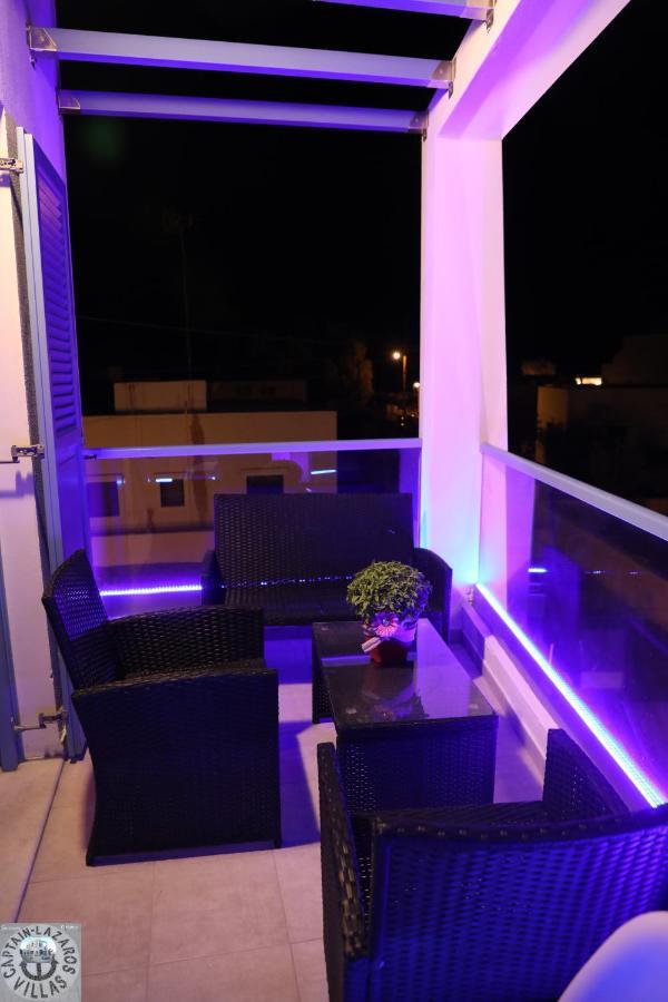 Captain Lazaros Villa: Black With Pool And Sea View * Perissa (Santorini)