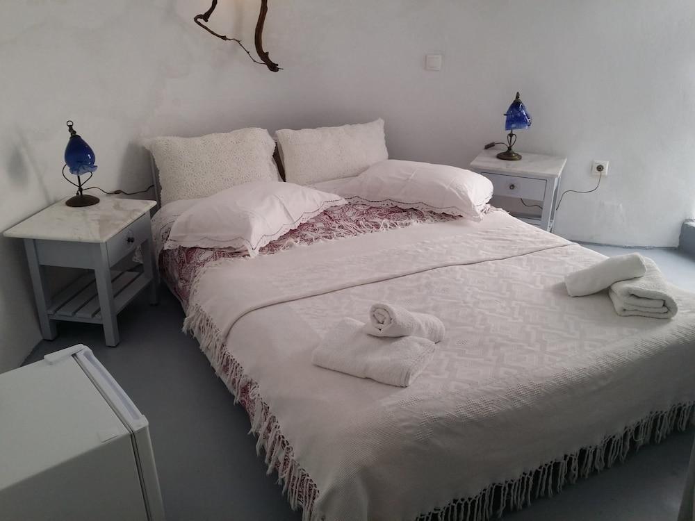 Emmantina Bed & Breakfast Messaria (Santorini)
