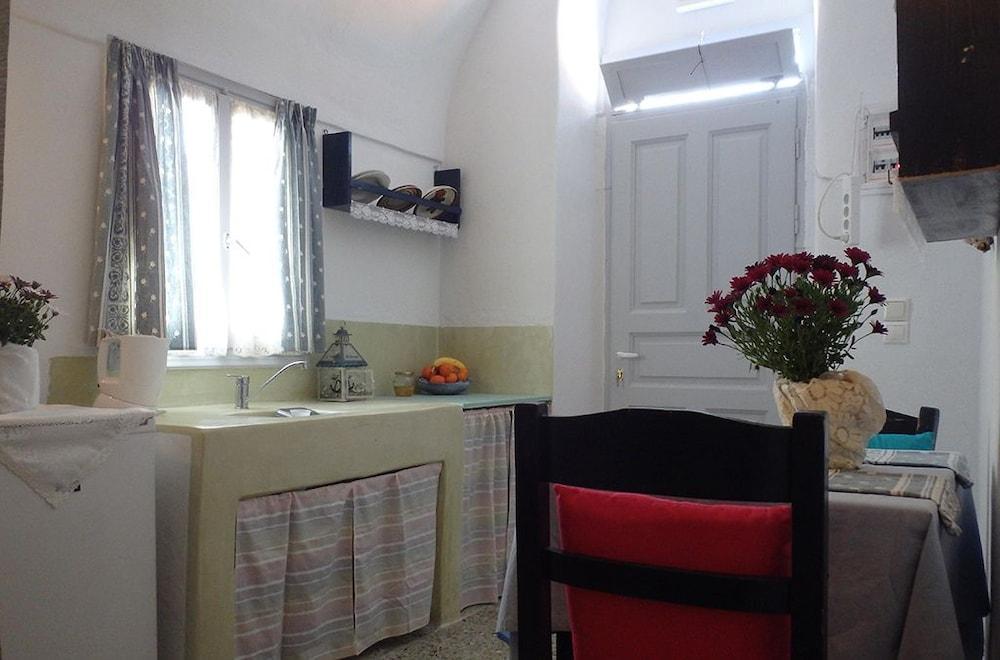 Emmantina Bed & Breakfast Messaria (Santorini)
