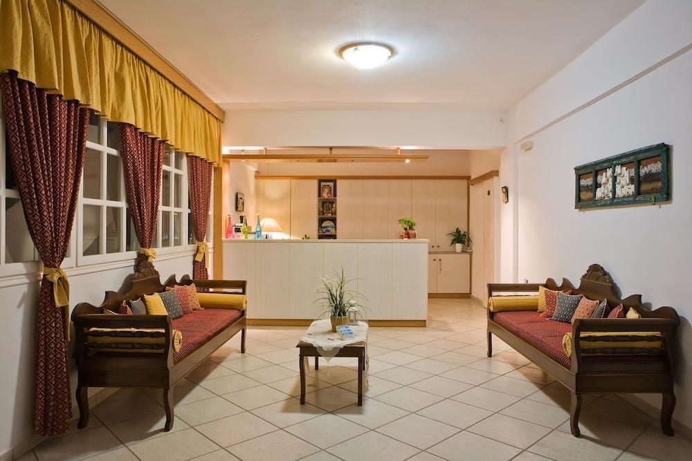 Aparthotel Margarenia Perissa (Santorini)