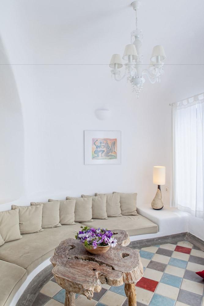 Ikastikies 4* Fira (Santorini)