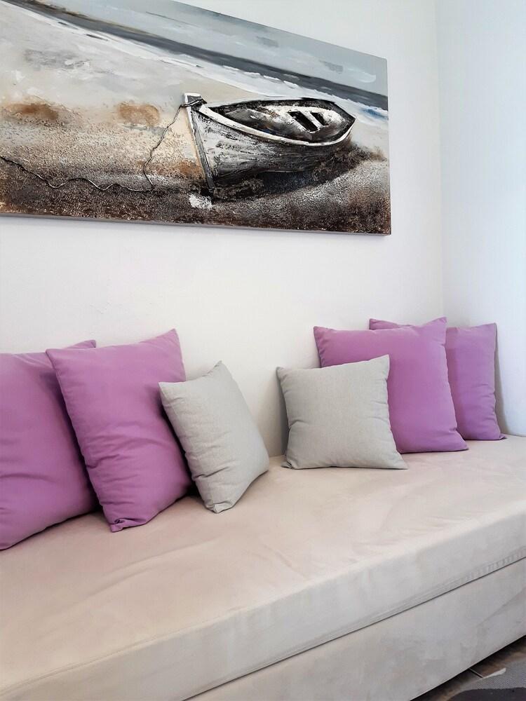Guest house Mylos
