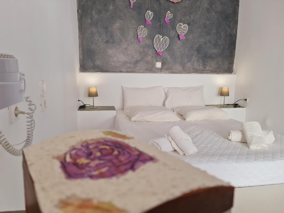 Anto Fira (Santorini)