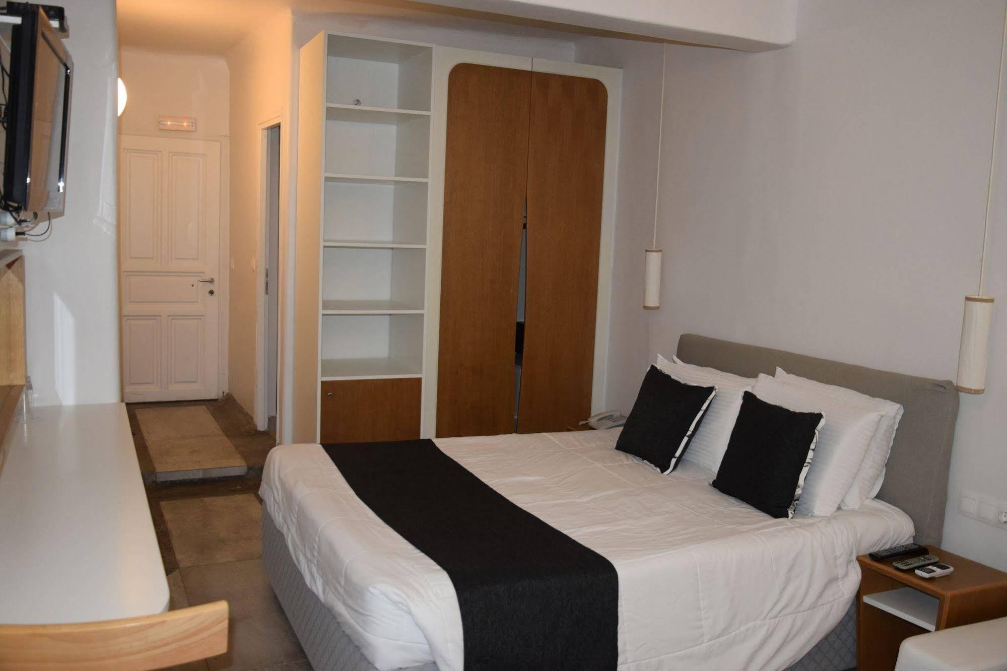 Amaze 5* Imerovigli (Santorini)