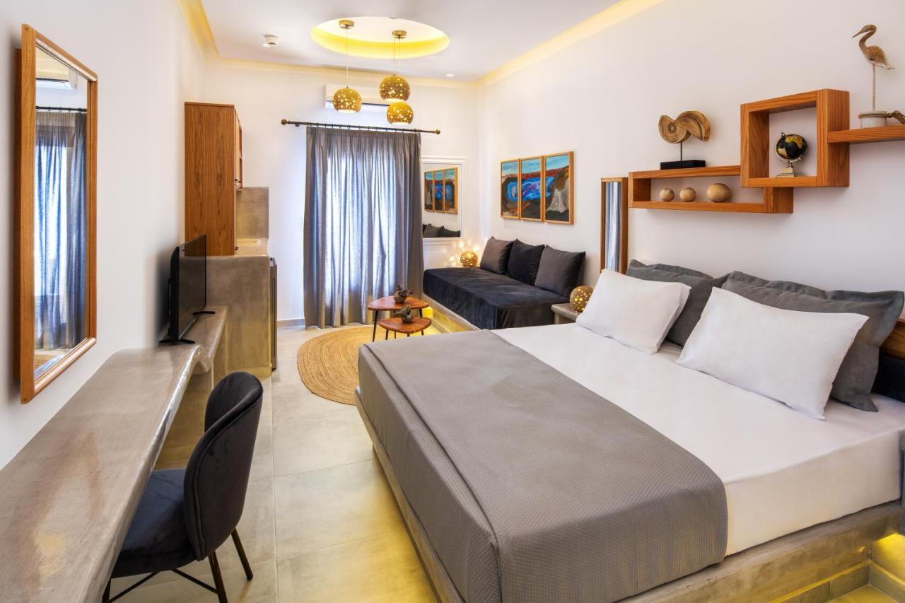 Eleftheria Aparthotel Perivolos (Santorini)