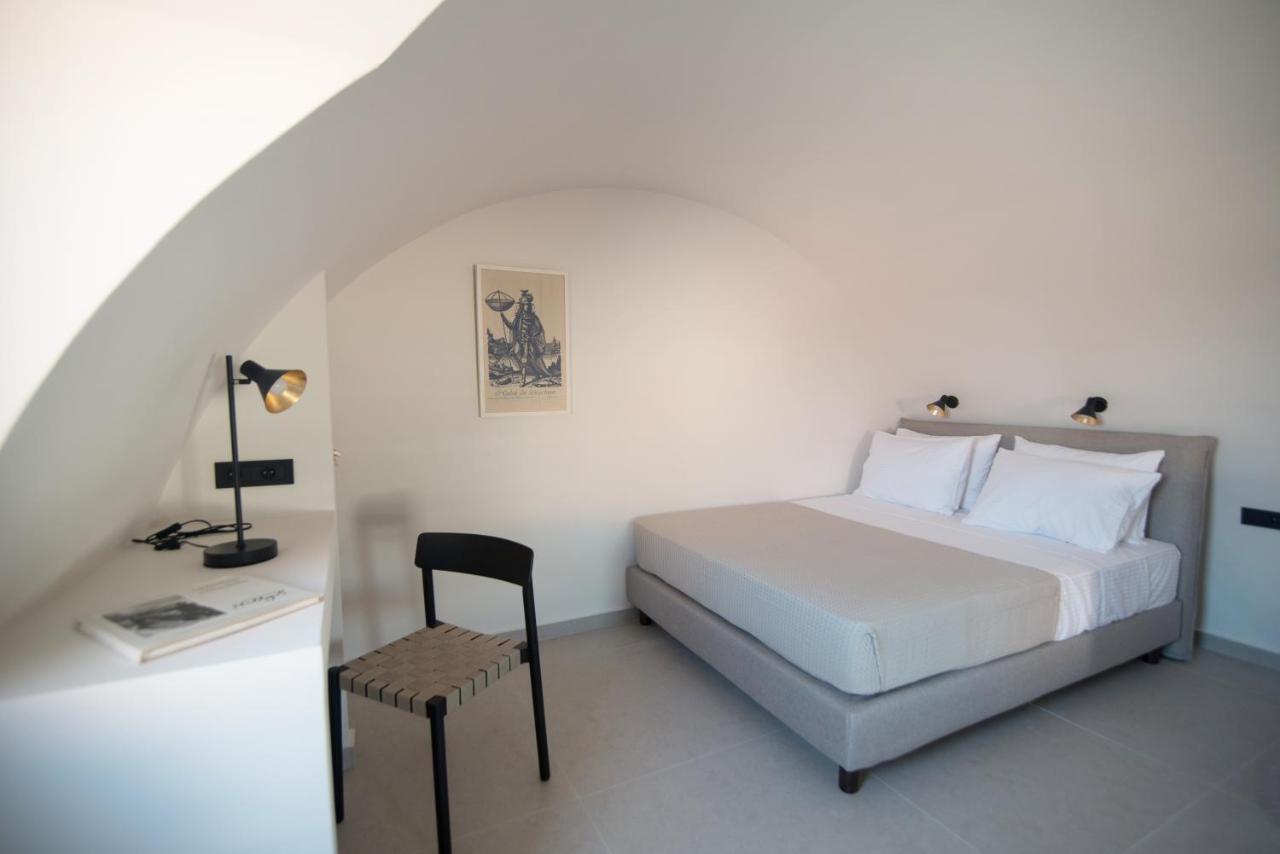 Hotel Terra Nera Perivolos (Santorini)
