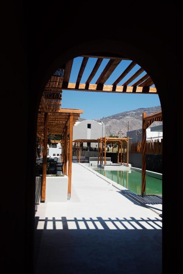 Hotel Terra Nera Perivolos (Santorini)