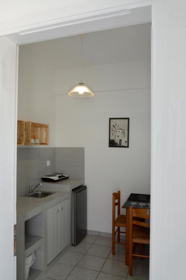 Valvis Aparthotel Perissa (Santorini)