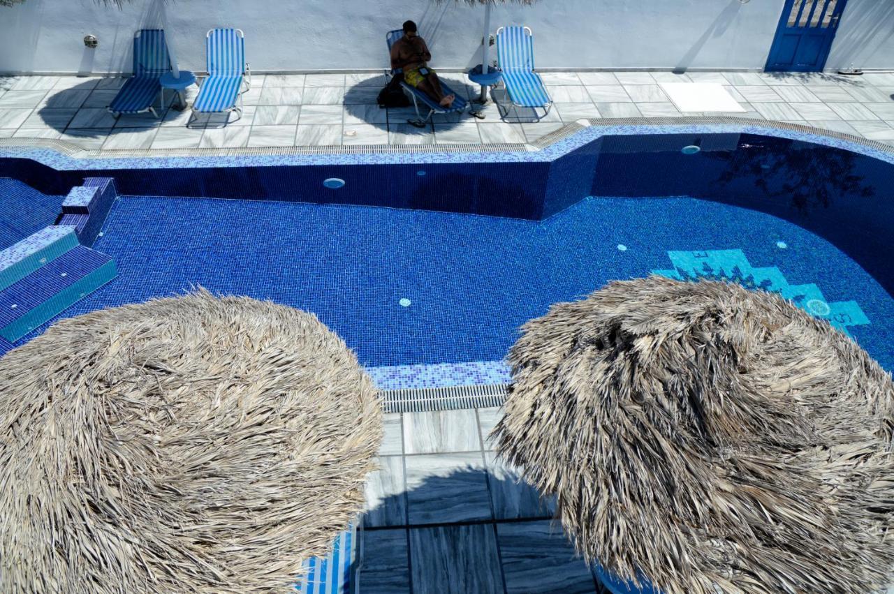 Valvis Aparthotel Perissa (Santorini)