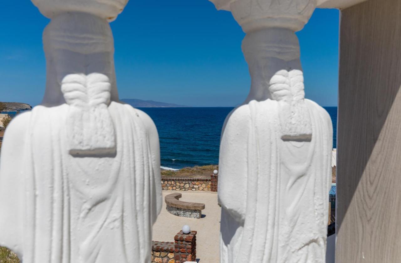 Starlight Luxury Seaside & Villa Imerovigli (Santorini)