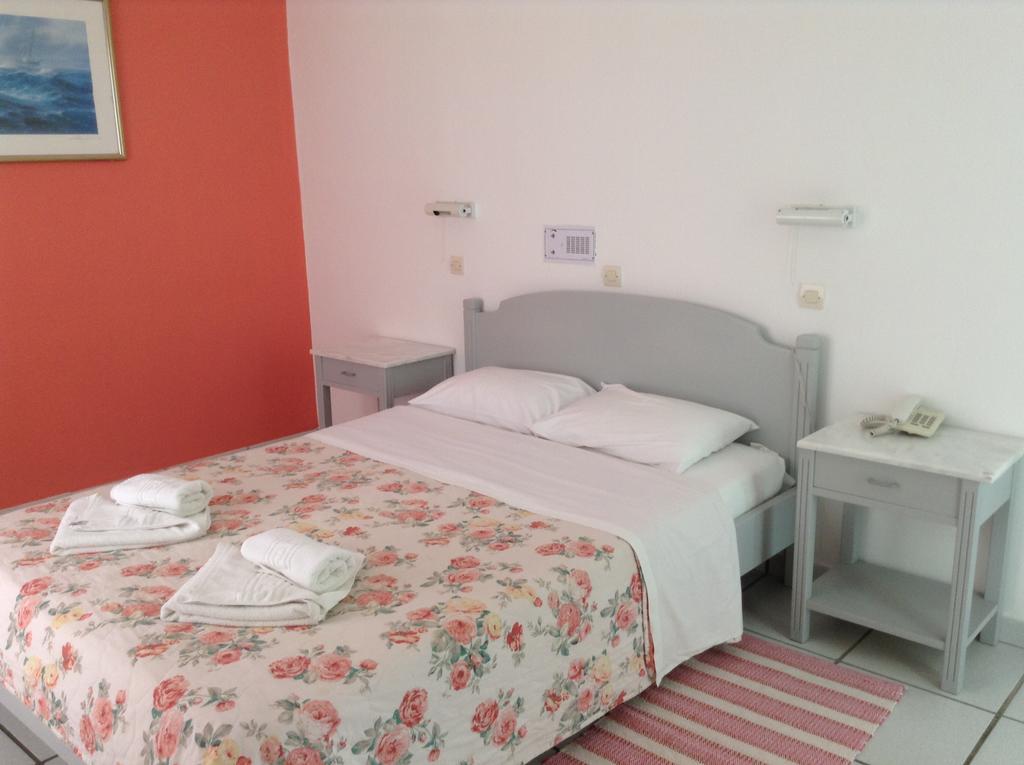 Hotel King Thiras 2*