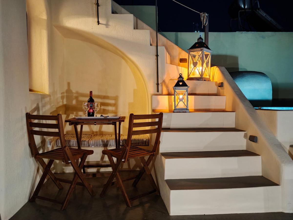 Dreamer's Secret * Emporio (Santorini)