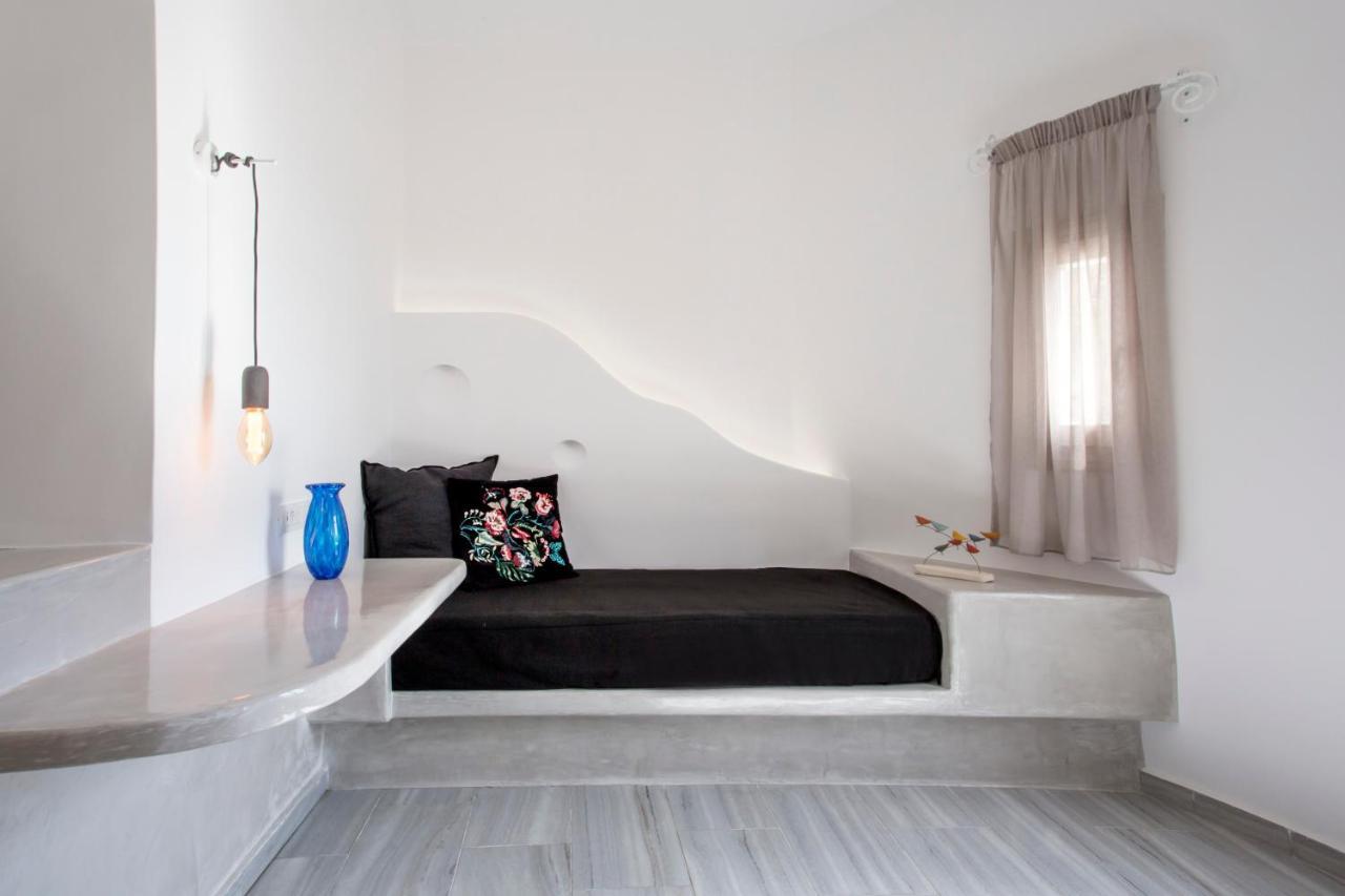 Theartemis 3* Perissa (Santorini)