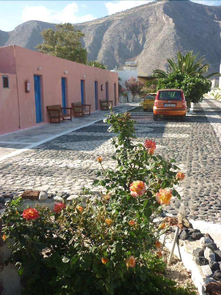 Agios Antonios 2*