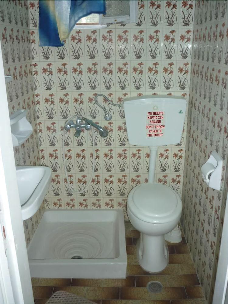 Agios Antonios Guest house