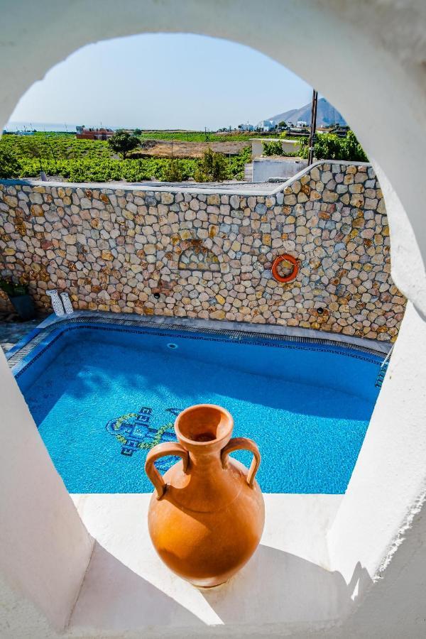 Stavros Aparthotel 3*