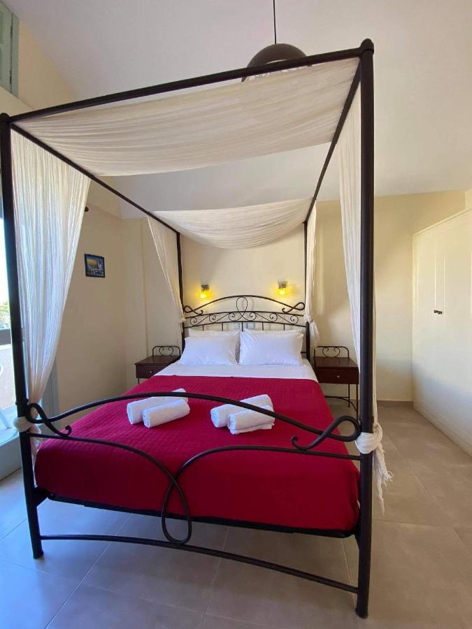 Villa Irini Studios Aparthotel Kamari (Santorini)