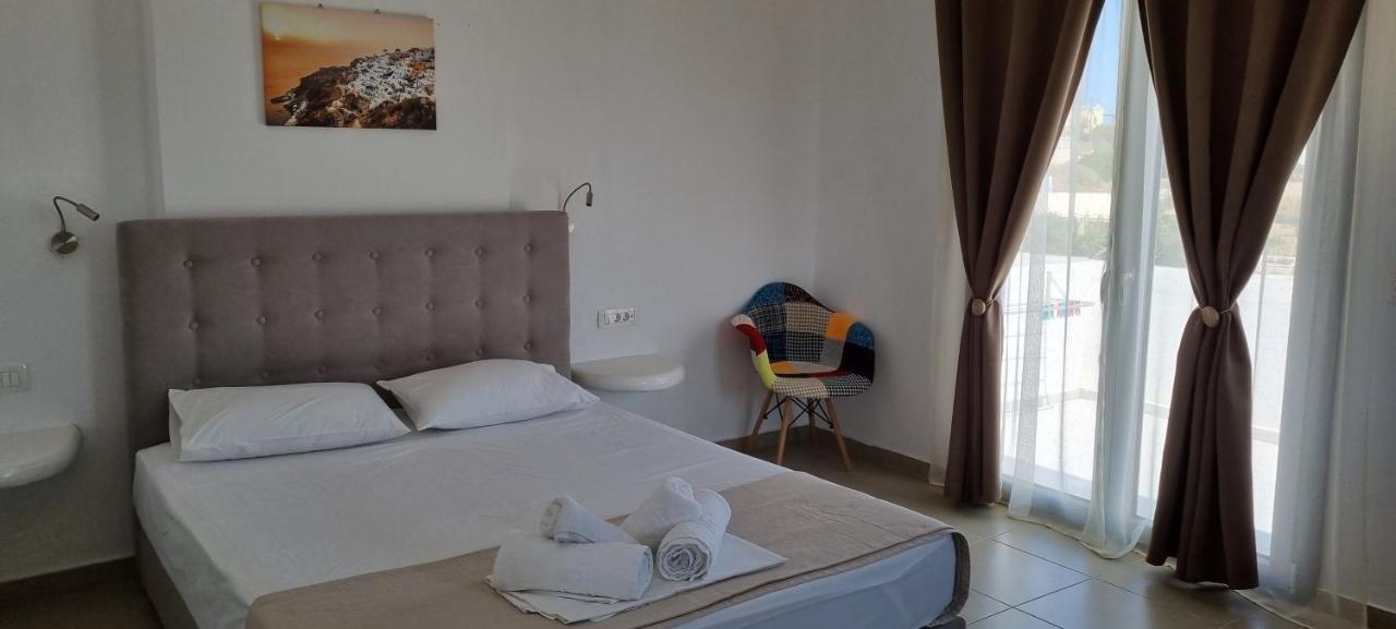Aparthotel Thira's Dolphin 3*