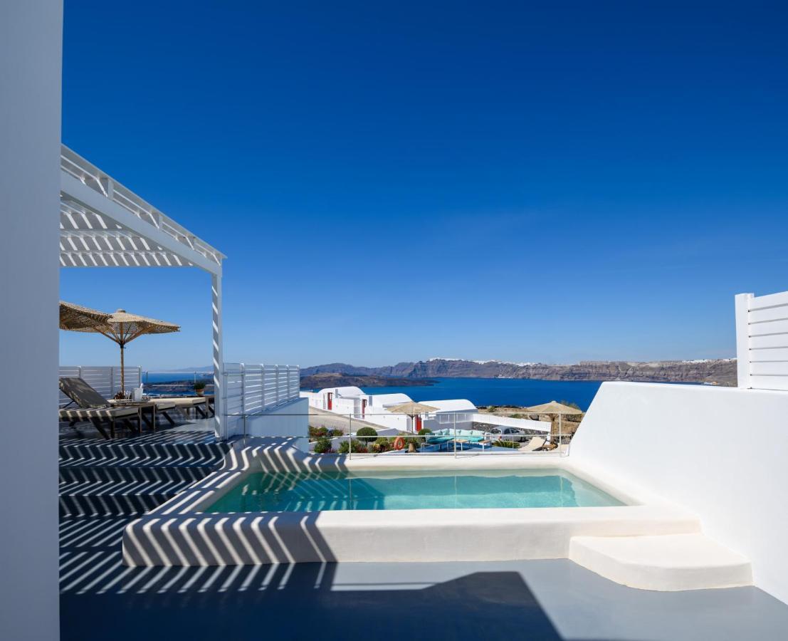Cape 9 & Hotel Akrotiri (Santorini)