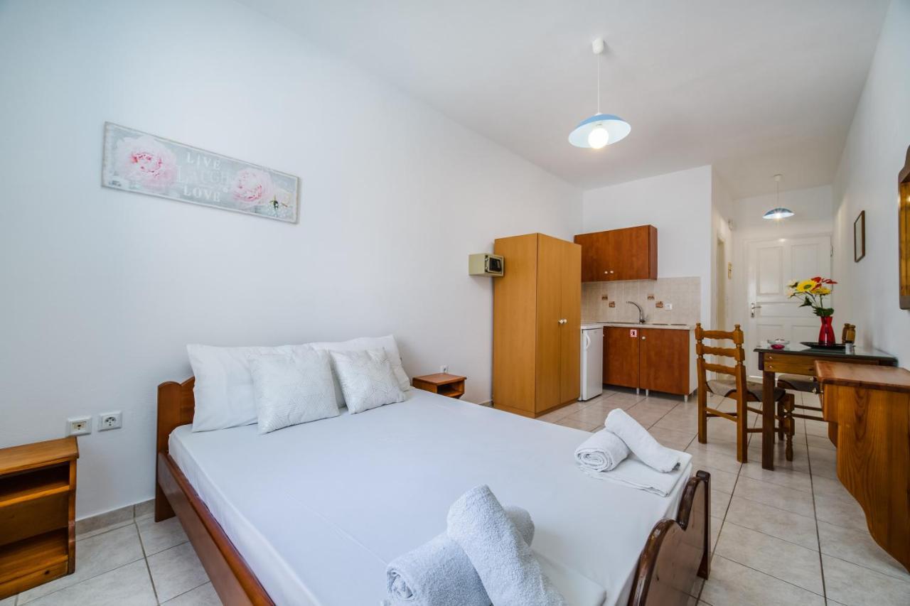Ancient Thera Apartment Kamari (Santorini)