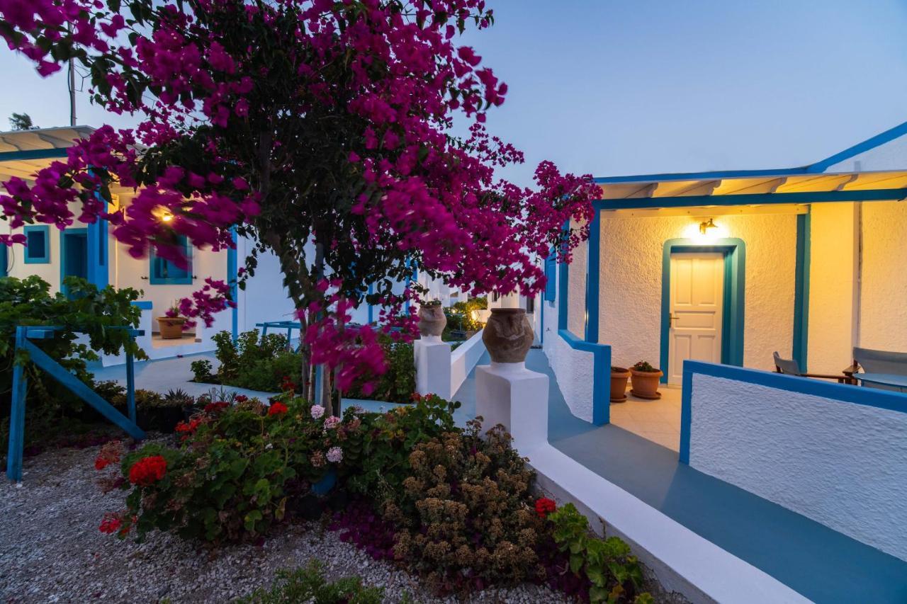Ancient Thera Apartment *